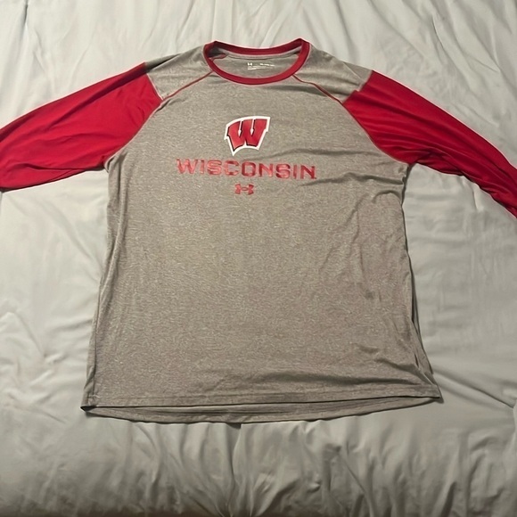 Under Armour Other - Unisex Under Armour 3/4 Wisconsin Badgers shirt